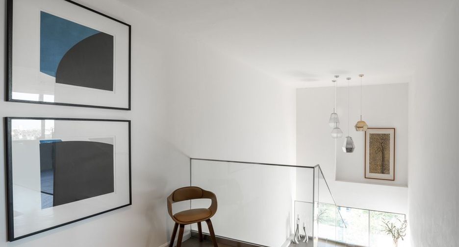 For sale 3 bedrooms condo in Watthana, Bangkok