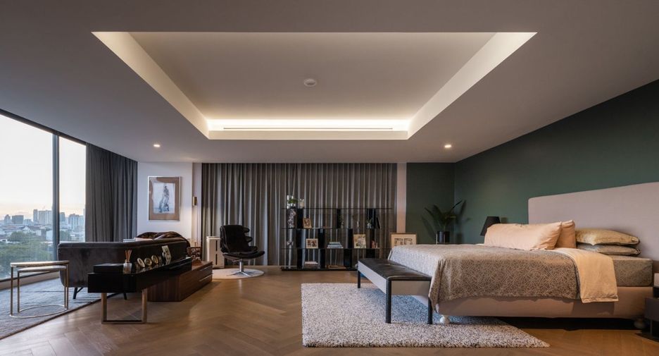 For sale 3 bedrooms condo in Watthana, Bangkok
