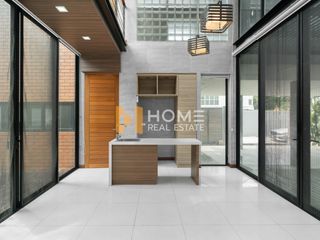 For sale 4 bedrooms house in Phaya Thai, Bangkok