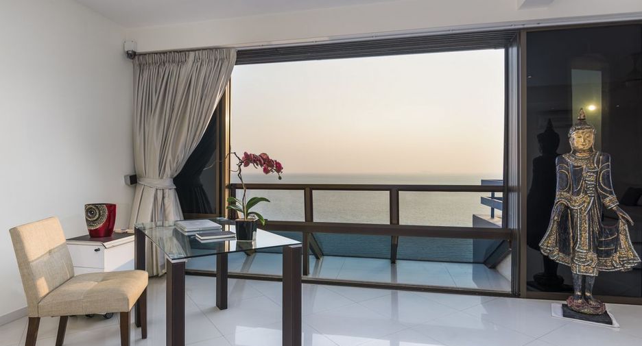 For sale 3 ベッドルーム condo in Bang Lamung, Chonburi