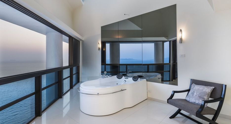 For sale 3 ベッドルーム condo in Bang Lamung, Chonburi
