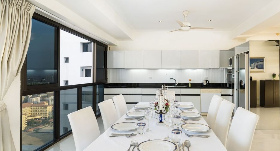 For sale 3 ベッドルーム condo in Bang Lamung, Chonburi