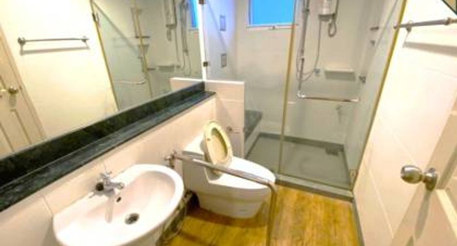 For sale 4 bedrooms house in Phasi Charoen, Bangkok