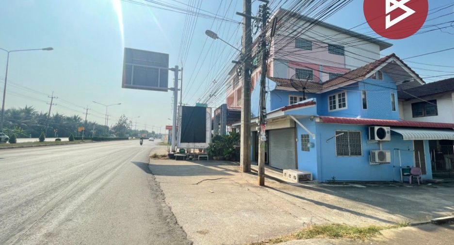 For sale 2 bed townhouse in Damnoen Saduak, Ratchaburi