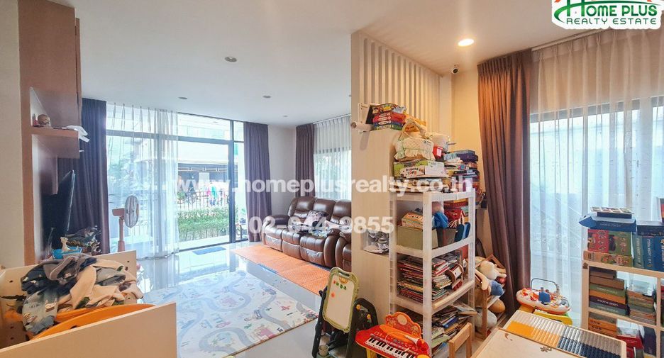 For sale 3 ベッドルーム house in Bang Kapi, Bangkok