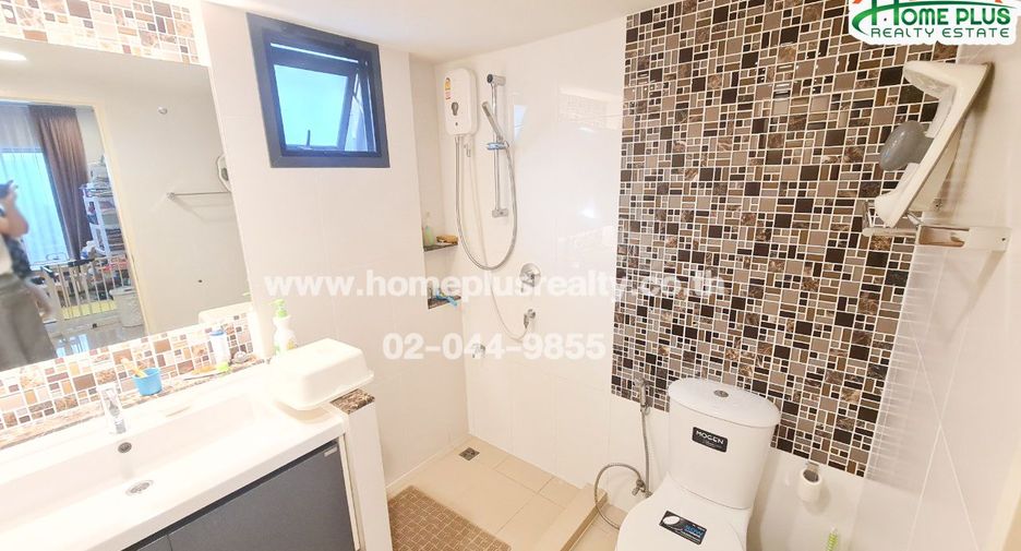 For sale 3 ベッドルーム house in Bang Kapi, Bangkok