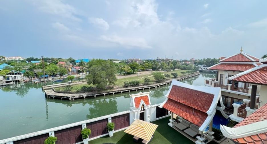 For sale 6 bed villa in Na Jomtien, Pattaya
