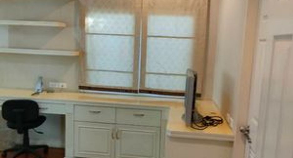 For sale 4 bedrooms house in Prawet, Bangkok