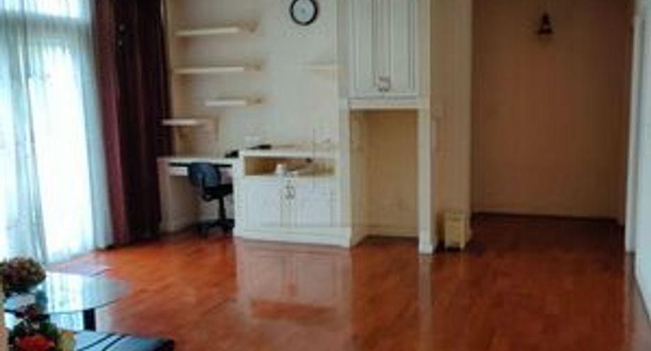 For sale 4 bedrooms house in Prawet, Bangkok