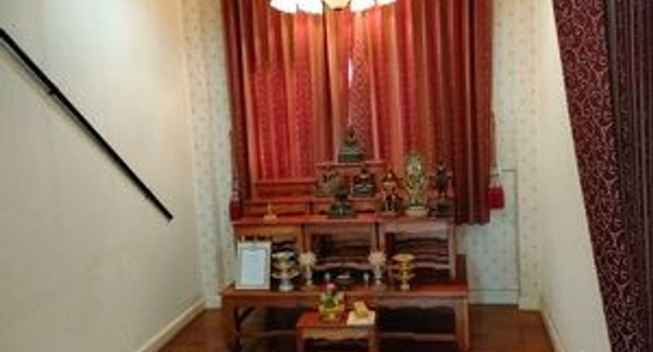 For sale 4 bedrooms house in Prawet, Bangkok