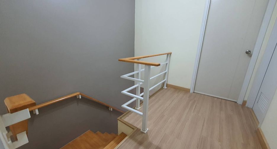 For rent そして for sale 4 Beds townhouse in Mueang Nonthaburi, Nonthaburi