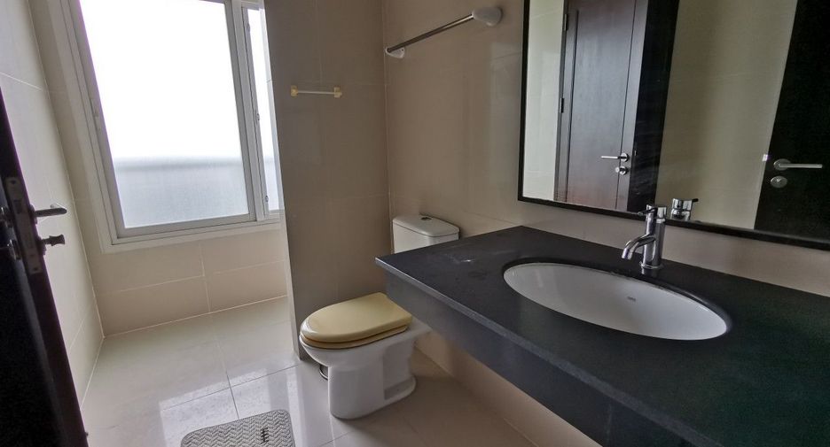 Condo en alquiler y en venta de 2 habitaciones en Watthana, Bangkok