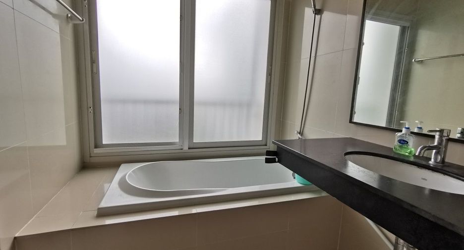 Condo en alquiler y en venta de 2 habitaciones en Watthana, Bangkok