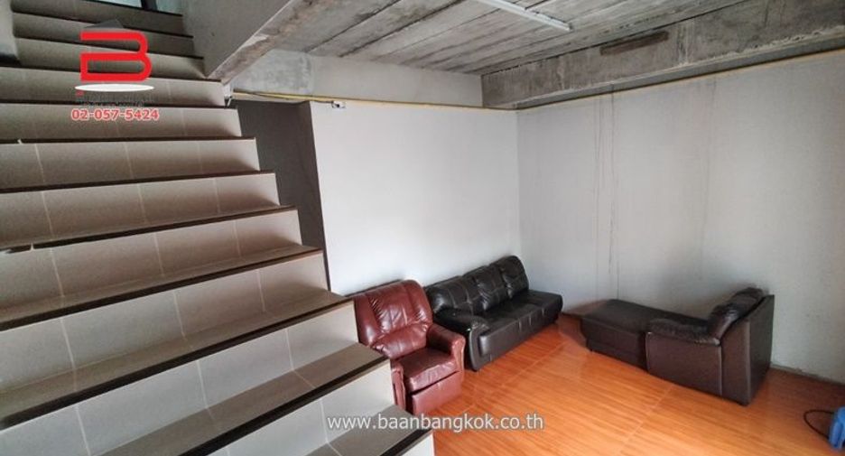 For sale 9 bed house in Thawi Watthana, Bangkok