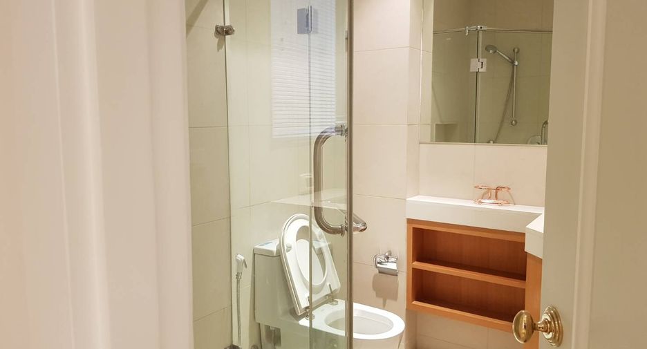 Condo en alquiler de 2 habitaciones en Pathum Wan, Bangkok
