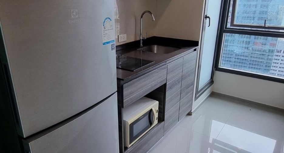 For rent and for sale 2 bedrooms condo in Phaya Thai, Bangkok