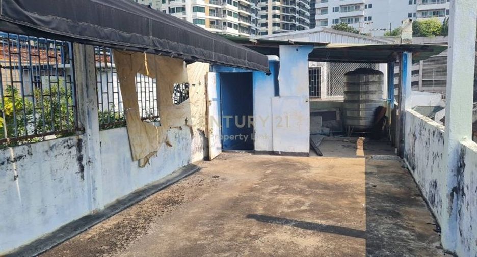 For sale 3 Beds retail Space in Khlong Toei, Bangkok