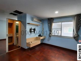 Casa adosada en alquiler de 5 habitaciones en Suan Luang, Bangkok