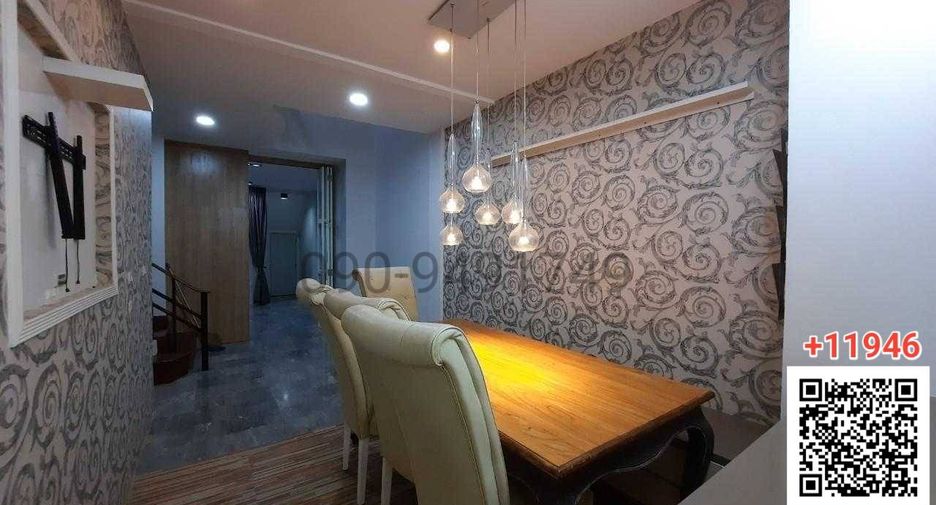 For rent 5 bedrooms townhouse in Suan Luang, Bangkok