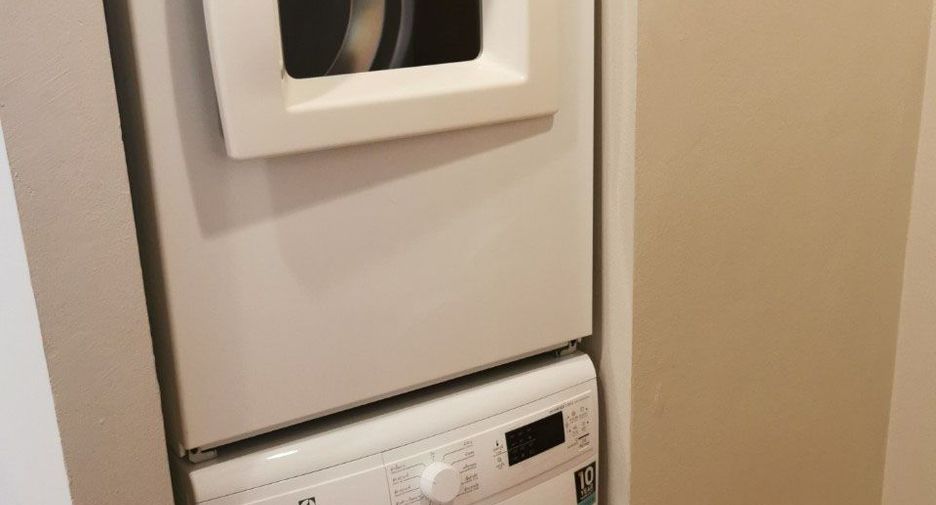 À louer 3 chambres appartement avec services à Bang Kho Laem, Bangkok