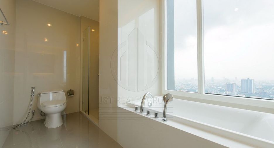For sale 3 bedrooms condo in Bang Kho Laem, Bangkok