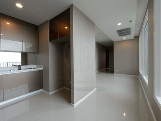 ขาย 3 ห้องนอน คอนโด ใน บางคอแหลม, กรุงเทพฯ