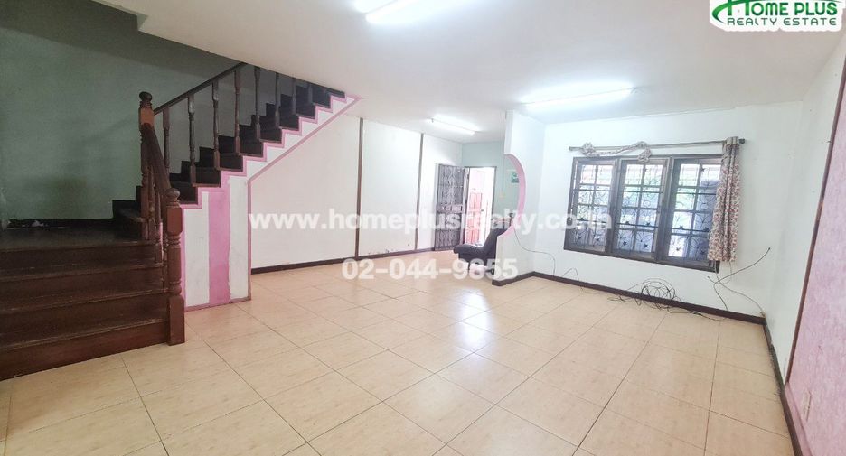 For sale 3 bedrooms townhouse in Prawet, Bangkok