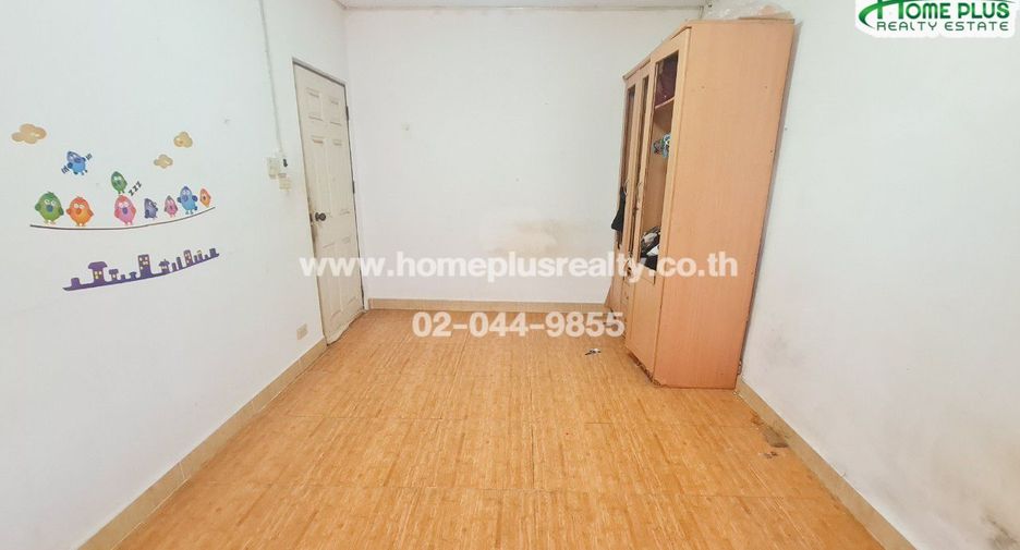 For sale 3 bedrooms townhouse in Prawet, Bangkok