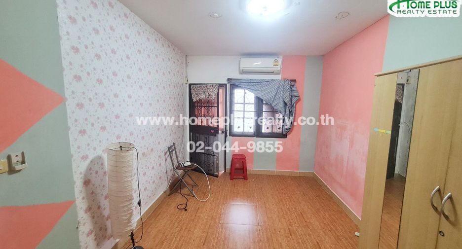 For sale 3 bedrooms townhouse in Prawet, Bangkok