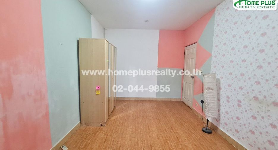 For sale 3 bedrooms townhouse in Prawet, Bangkok