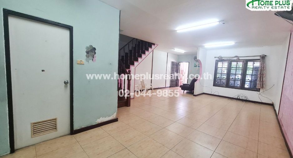 For sale 3 bedrooms townhouse in Prawet, Bangkok