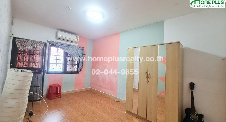 For sale 3 bedrooms townhouse in Prawet, Bangkok