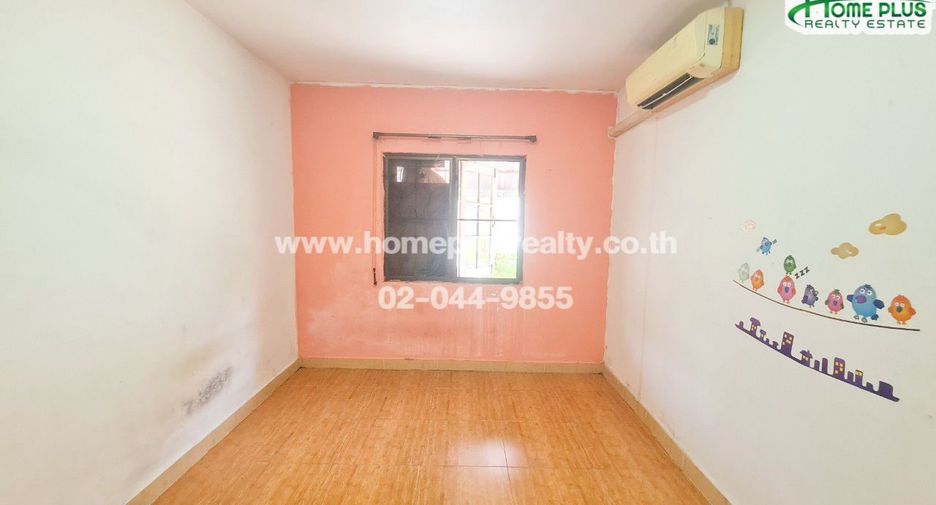 For sale 3 bedrooms townhouse in Prawet, Bangkok