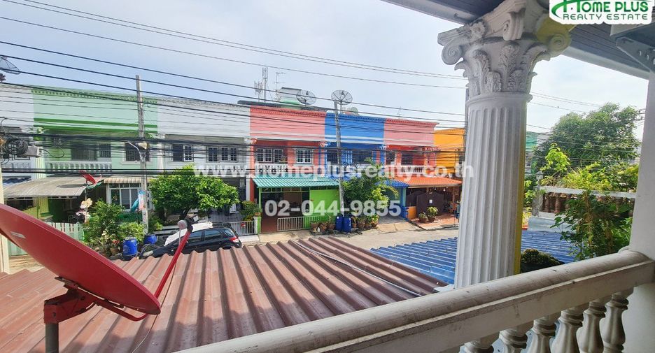 For sale 3 bedrooms townhouse in Prawet, Bangkok