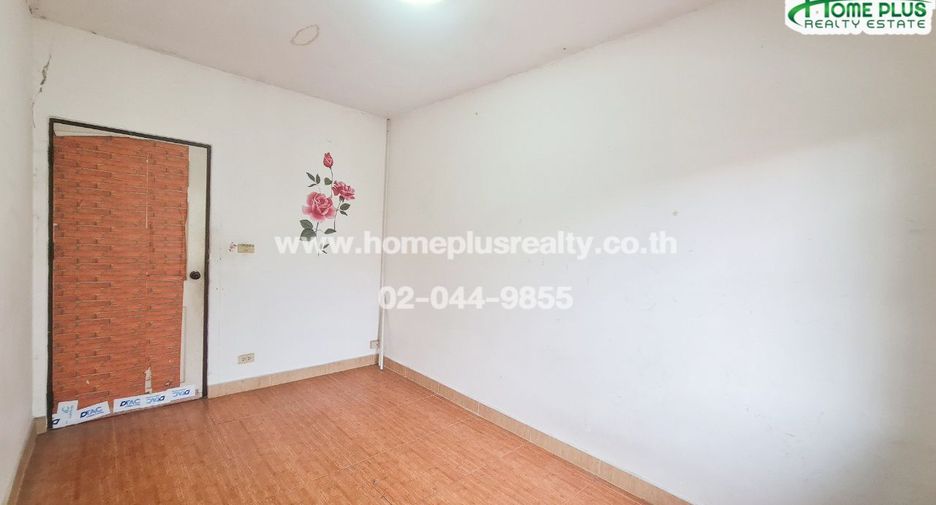 For sale 3 bedrooms townhouse in Prawet, Bangkok