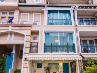Reihenhaus zur Miete mit 4 Zimmer in Bang Kapi, Bangkok