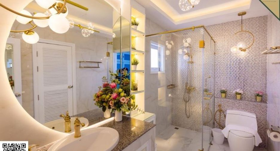 For rent 4 bedrooms townhouse in Bang Kapi, Bangkok