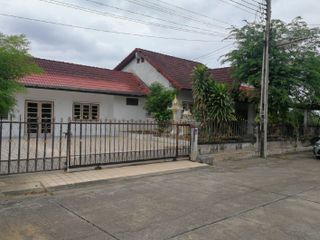 For sale 6 bed house in Ban Bueng, Chonburi