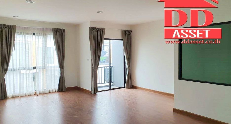 For rent and for sale 2 bed townhouse in Min Buri, Bangkok