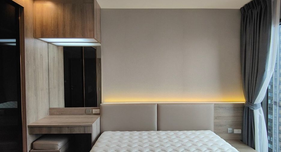 For sale 2 bed condo in Huai Khwang, Bangkok