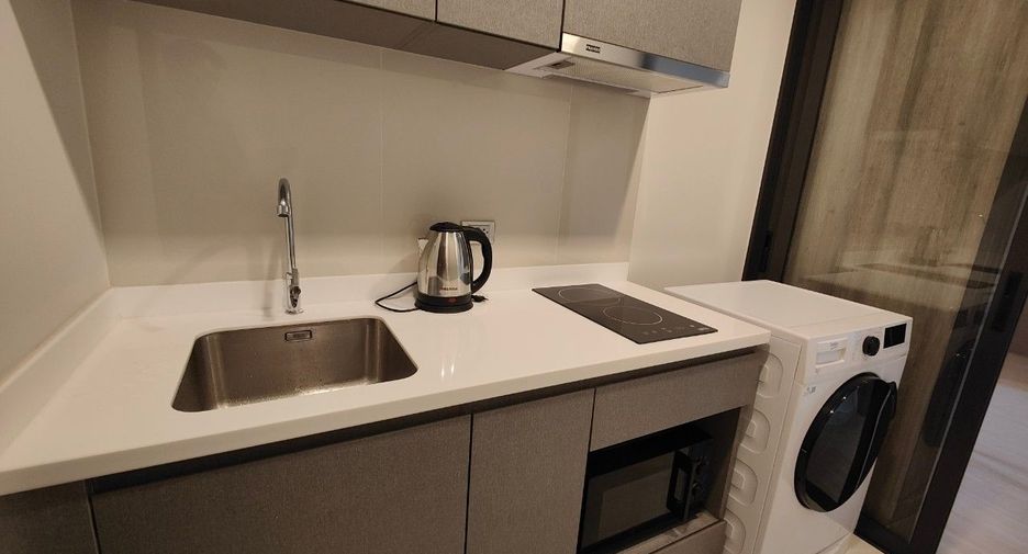 For sale 2 bed condo in Huai Khwang, Bangkok