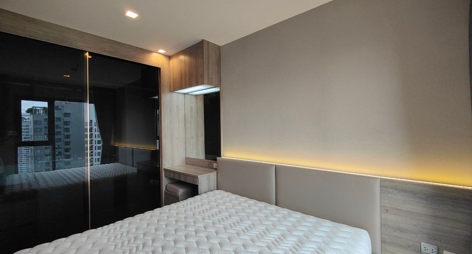 For sale 2 bed condo in Huai Khwang, Bangkok