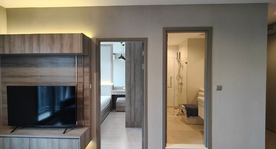 For sale 2 bed condo in Huai Khwang, Bangkok
