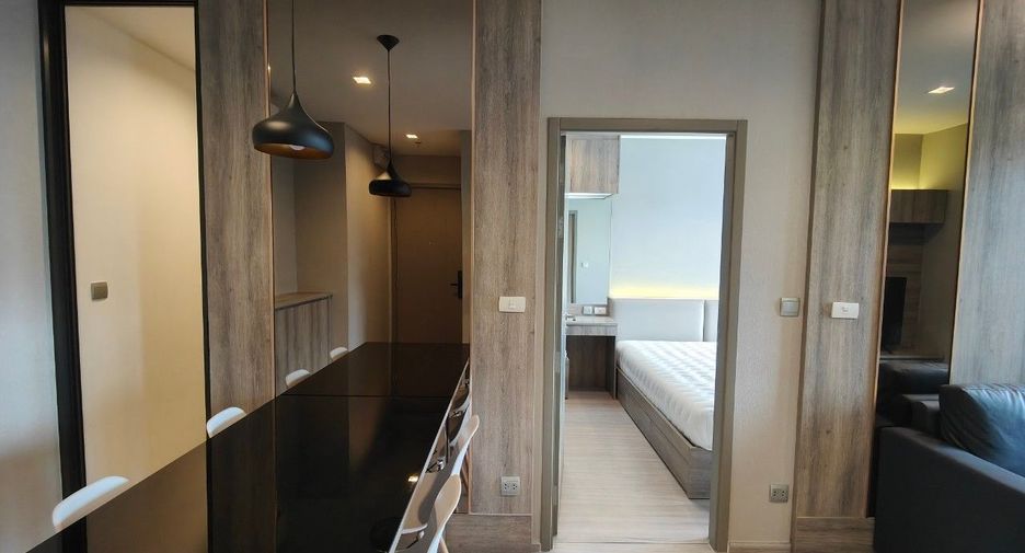 For sale 2 bed condo in Huai Khwang, Bangkok