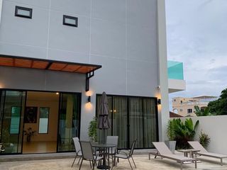 For rent 4 bedrooms villa in Mueang Phuket, Phuket