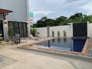For rent 4 bedrooms villa in Mueang Phuket, Phuket
