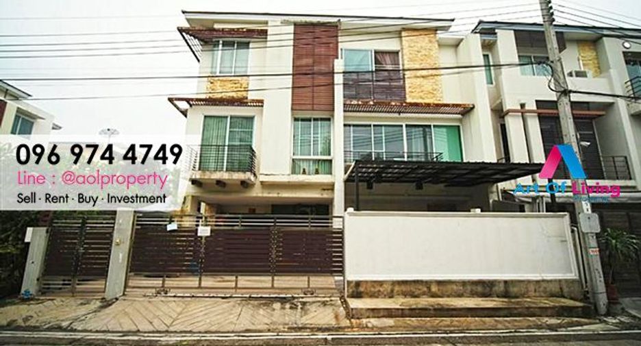 For sale 5 Beds townhouse in Yan Nawa, Bangkok