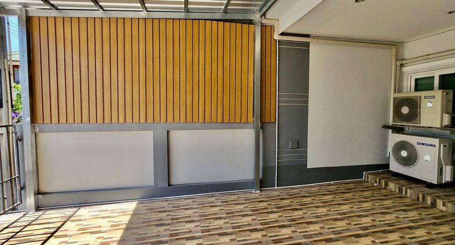 For sale 3 bedrooms townhouse in Mueang Chachoengsao, Chachoengsao