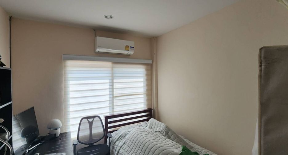 For sale 3 bedrooms townhouse in Mueang Chachoengsao, Chachoengsao
