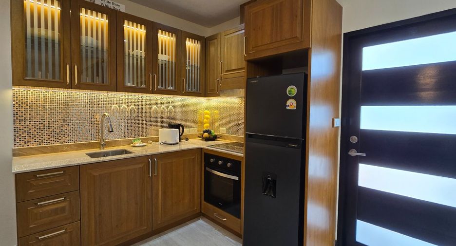 Продажа 2 спальни таунхаус в Мыанг Районг, Районг